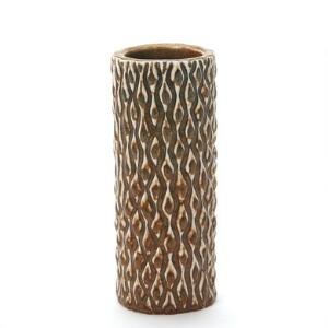 Axel Salto Cylindrisk vase af stentøj modelleret i knoppet stil. Dekoreret med solfataraglasur. Sign. Salto, 20564. Kgl. P. Udført 1960. H. 17.