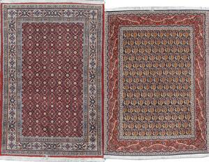 To persiske tæpper. Tabriz tæppe, botehs på blå bund. 142 x 102. Samt Moud tæppe, herati design på rød bund. 150 x 100. Begge ca. år 2000.2