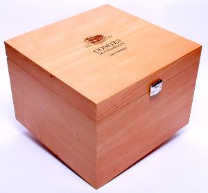 6 bts. Champagne Blanc de Blancs Comtes de Champagne, Taittinger 2000 A hfin. Owc.