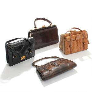 Fire vintage håndtasker af firben og slangeskind. H. ekskl. håndtag 16-18,5. 1950-60erne. 4
