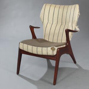 Dansk snedkermester Lænestol med stel af teak. Sæde og dybthæftet ryg betrukket med hhv. brun og lys stribet uld.
