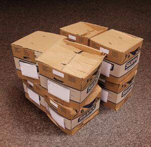 Realisation. Parti i 8 kasser med mange breve og FDC, bl.a. ca. 1000 stk. færøske. Nogle albums, kartoteker samt mængder af afklip