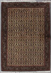 Persisk Sherkat Bidjar tæppe, gentagelsesmønster i form af herati design på lys bund. God kvalitet. 21. årh. 234 x 167.