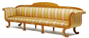 Meget lang Svensk senempire sofa af birketræ med beslag af forgyldt bronze. 19. årh.s første halvdel. Ca. L. 350 cm.