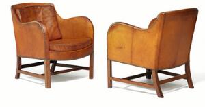 Kaare Klint Mix. Et par lænestole med stel af cubamahogni. Sider, ryg samt løse sædehynder betrukket med originalt patineret Nigerskind. Model 4396. 2
