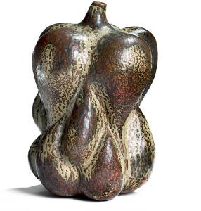 Axel Salto Frugtformet vase af stentøj modelleret med lille munding. Dekoreret med sungglasur. Sign. Salto. Kgl. P. H. 33.