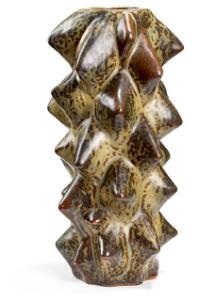 Axel Salto Vase af stentøj modelleret i spirende stil. Dekoreret med sungglasur. Sign. Salto, 20812. Kgl. P. H. 34,5.
