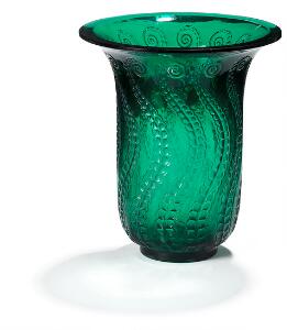 René Lalique Méduse. Vase af gennemfarvet, grønt glas. Sign. R. Lalique. Formgivet 1921. H. 16,4.