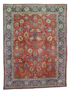 Tabriz tæppe, Persien. Gentagelsesmønster med store palmetter og rosetter på rød. 20. årh.s midte. 425 x 320.