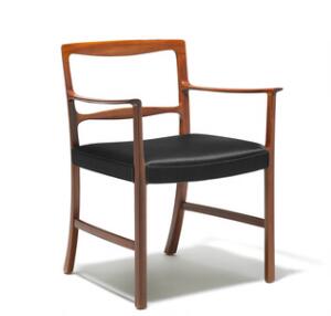 Ole Wanscher Armstol med stel af mahogni. Sæde betrukket med sort hestehår. Formgivet 1961. Udført hos snedkermester A. J. Iversen.