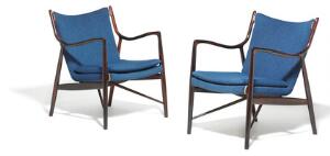 Finn Juhl FJ 45. Et par lænestole betrukket med blå uld. Udført hos Niels Vodder. 2