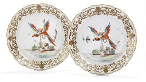 To tallerkener fra Papegøje servicet af porcelæn. Meissen, ca. 1740. Diam. 23 cm. 2