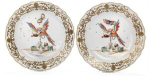 To tallerkener fra Papegøje servicet af porcelæn. Meissen, ca. 1740. Diam. 23 cm. 2