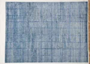 Moderne håndknyttet tæppe, design med opdeling i felter. Udført i silke. 21. årh. 300 x 220.