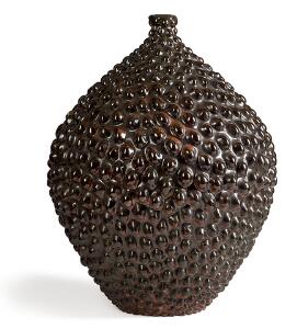 Axel Salto Stor vase af stentøj modelleret i knoppet stil. Dekoreret med sort olivinglasur. Sign. Salto, 21380. Kgl. P. H. 51.
