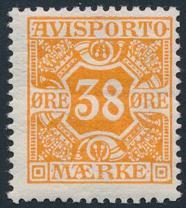 1914. 38 øre, orange. Vm.IV. Fint postfrisk eksemplar, af et af de sjældneste, postfriske danske mærker. AFA 25000. Attest Møller.