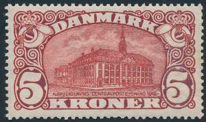 1915. 5 kr. Posthus, brunrød. Vm.IV. Smukt centreret postfriskt mærke. Attest Nielsen PRAGTEKSEMPLAR
