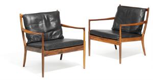 Ib Kofod-Larsen Et par lænestole af palisander. Hynder i sæde og ryg med betræk af sort skind. 2