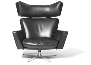 Arne Jacobsen OksenOx Chair. Lænestol samt tilhørende skammel. 2