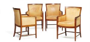 Rud. Rasmussen Sæt på fire armstole med stel af cubamahogni. Sæde, sider og ryg med betræk af patineret naturskind. 4
