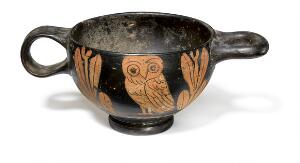 Græsk rødfigureret ugleskyphos. Ca. sen 5. årh. f. Kr. H. 5,5 cm. Diam. 8,5 cm.