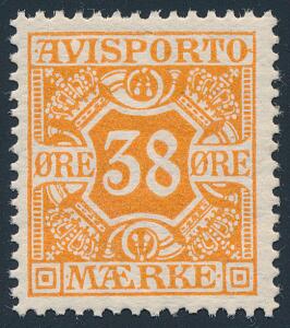 1914. 38 øre, orange. Vm.IV. Tk.14. Et meget smukt postfrisk eksemplar af et sjældent mærke. AFA 25000. Attest kopi Møller BPP og Nielsen.