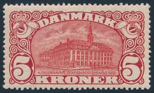 1915. 5 kr. Posthus, brunrød. Vm.IV. Perfekt centreret postfriskt mærke