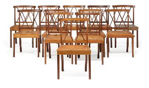 Ole Wanscher Spisestue af palisander bestående af 12 stole, cirkulært spisebord med udtræk og fem tillægsplader samt skænk. 19