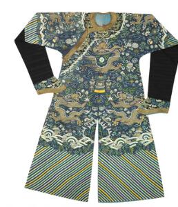 Kinesisk silke kåbe. Guangxu 1874-1908. L. ca. 130 cm.