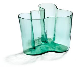Alvar Aalto Savoy vase. Meget tidlig udgave af mundblæst grøntonet glas. Udført af Karhula Glasværk cirka 1936. H. 14,3.