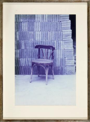 Peter Bonnén: House facade and Chair by brick wall, Cairo. Unsigned. C-print in colours. Sheet size 44 x 30 cm. (2)