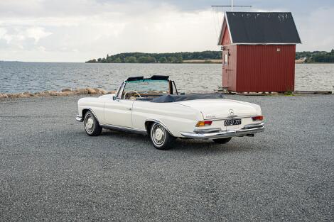 1963 Mercedes-Benz 220 SE Cabriolet (W111)