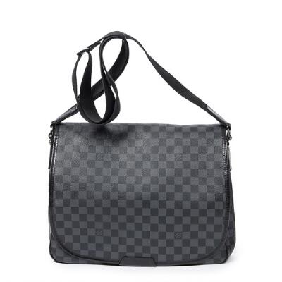 Louis Vuitton Damier Graphite Canvas Daniel GM Messenger Bag Louis