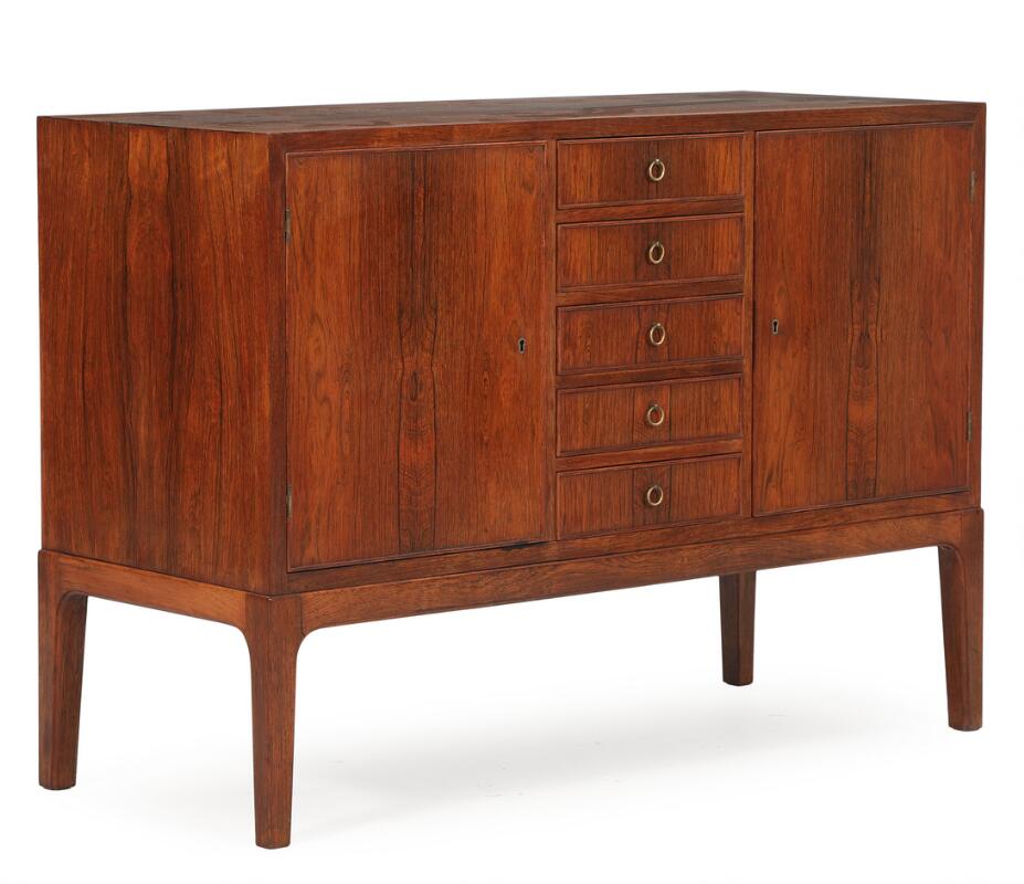 フランス COMPAGNIE DU SUD チェスト Danish cabinetmaker: A Brazilian rosewood sideboard, front with