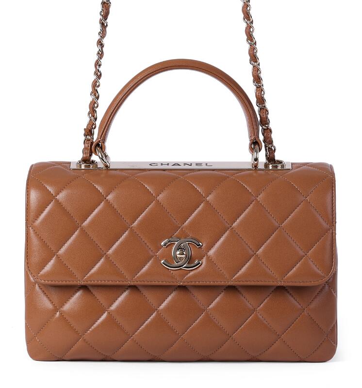 CHANEL ブラウン キルティング バッグ Chanel: A 