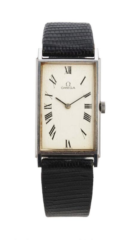 Omega: Curvex of steel, ref. 111.016. Mechanical movement with