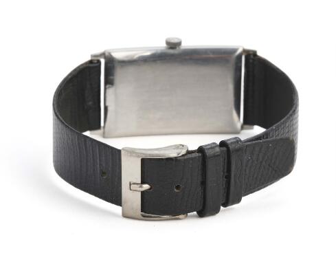 Omega: Curvex of steel, ref. 111.016. Mechanical movement with