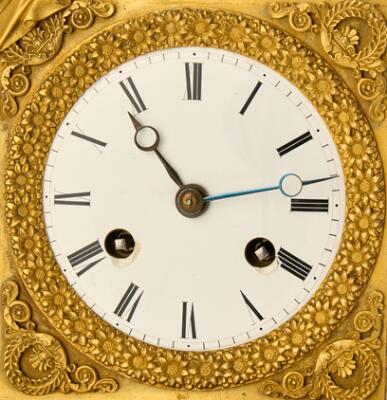 ハピネス！　最終値下げ！　フランス製C. ROMAINのコート A French Empire mantel clock of gilded bronze. Early 19th century