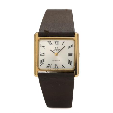 Omega: De Ville af guldbelagt stål. Ref. 511.0405. Mekanisk værk med manuel optræk.