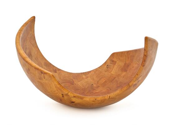 Sculptural bowl of solid pine wood. Marked Sören Erikson. H. 18. L. 33. W. 26.