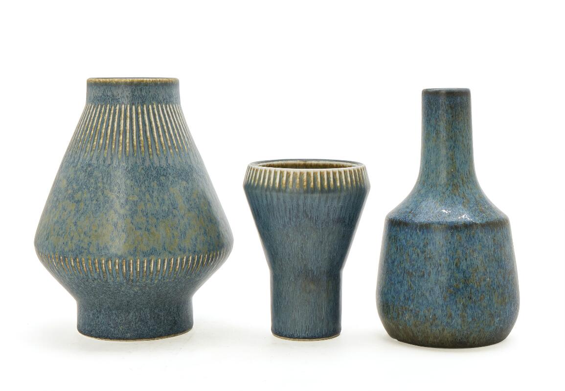 Carl-Harry Stålhane: Three stoneware vases. Decorated with blue