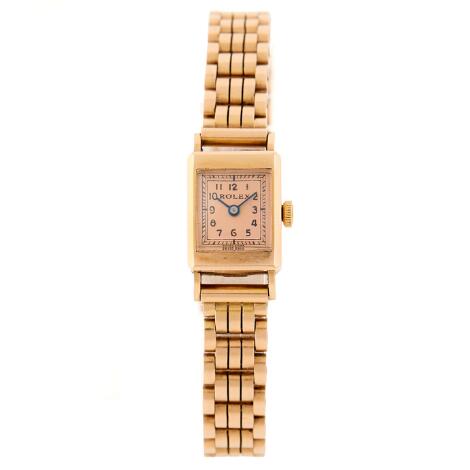 Rolex: Wristwatch of 18k gold. Mechanical movement with manual winding. 1940s.