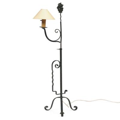Height adjustable floor lamp in patinated bronze. Manufactured by Bjerkås Armatur. 1930s. H. 121 cm.