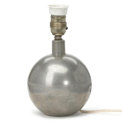 Table lamp in pewter with spherical base. Manufactured and marked by Svenskt Tenn, 1933. Stamped GVH (Guldvaruhuset) H. 25.