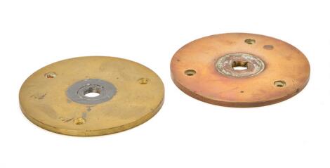 Poul Henningsen: Two patinated brass wall lamp bases. Manufactured 1930s by Louis Poulsen. (2)