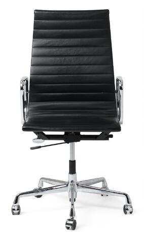 Charles Eames: “Aluminium Group ”. An office chair with chromed aluminium frame. Seat and back upholstered with black leather.