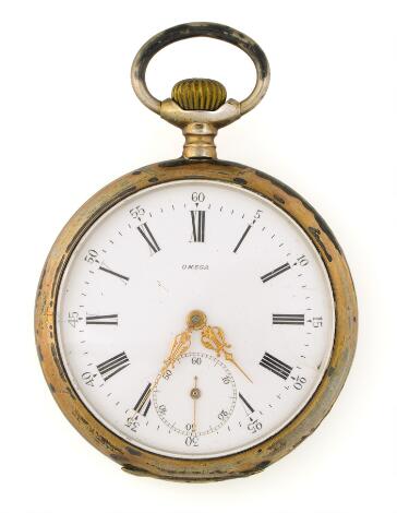 Omega: Pocket watch of silver with interior portrait of King Oscar II. Mechanical movement with lever escapement, crown winding and crown setting. Ø 48 mm.