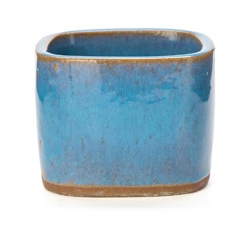 Christian Poulsen: A four-sided stoneware bowl. Decorated with blue glaze. Unique. H. 9.2 cm.