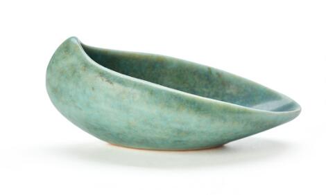 Erik Rahr: A stoneware pipe rest, decorated with turquoise-green glaze. Signed ER. L. 12 cm.
