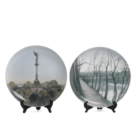 Effie Hegermann-Lindencrone a.o.: Two porcelain wall plates. B&G. Diam. 32 and 33 cm. (2)